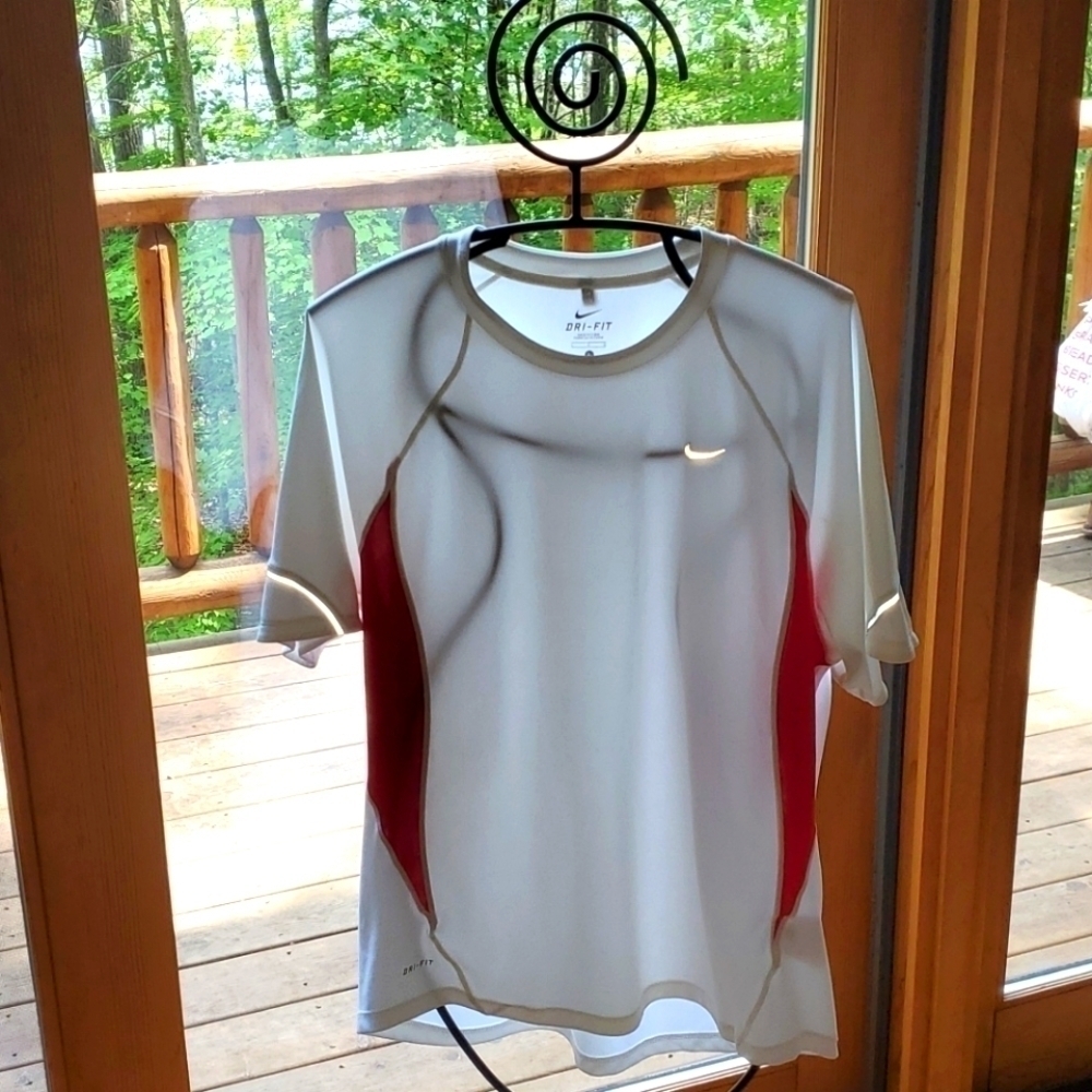 Nike DriFit Graphic Accented Seamed Short Sleeve Athletic Sz. L Shirt